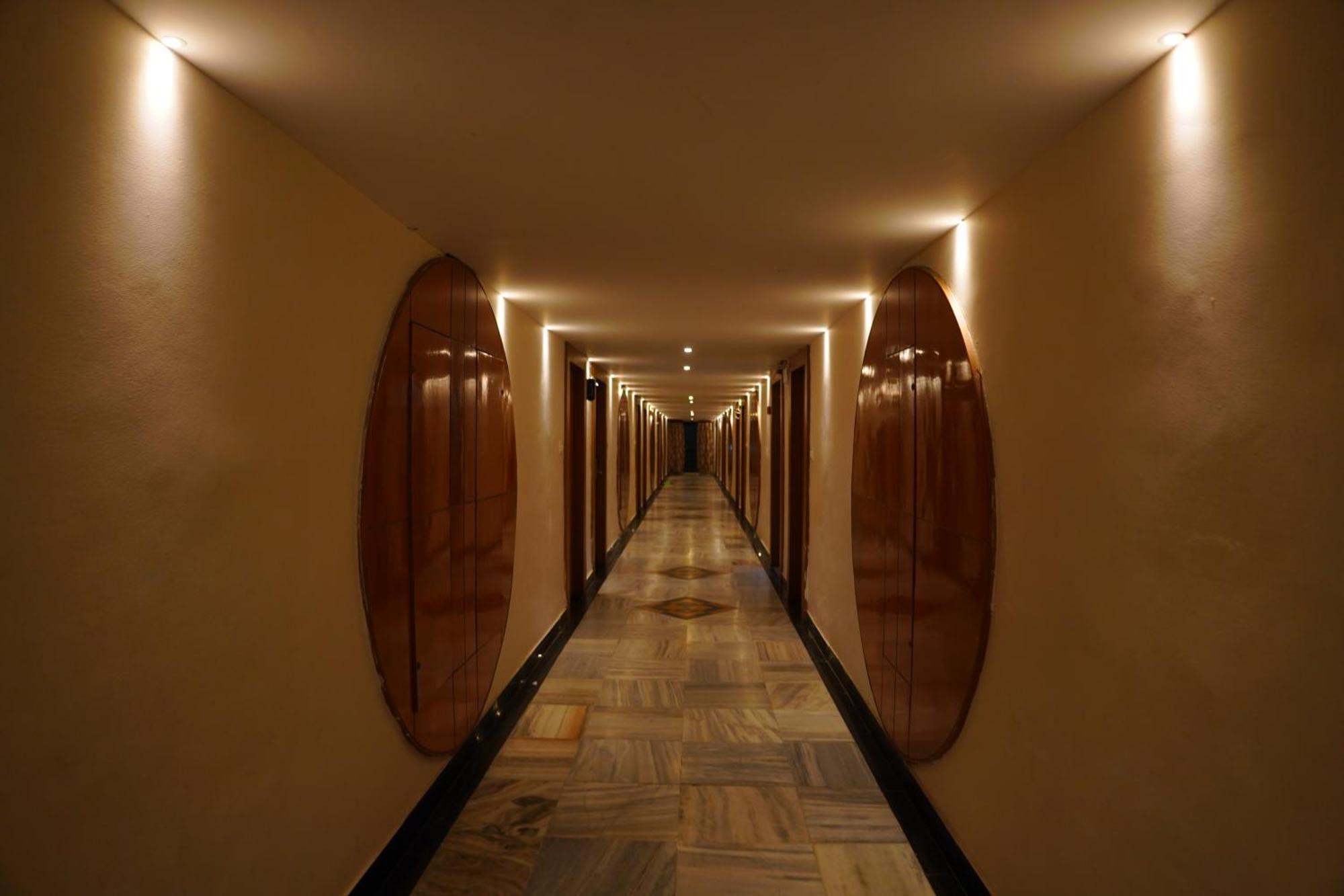 Hotel Grand Nagarjuna By Konark Hotels Guntūr Buitenkant foto